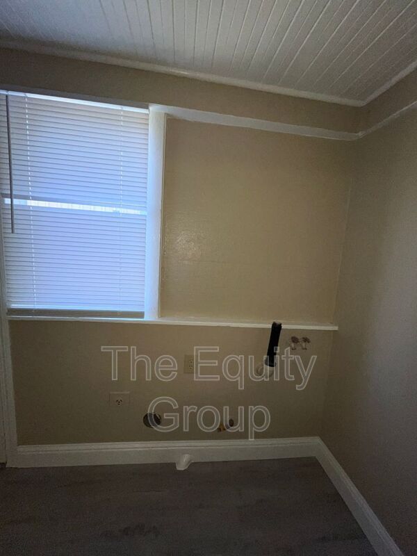 Foto del edificio - 928 W Goshen Ave