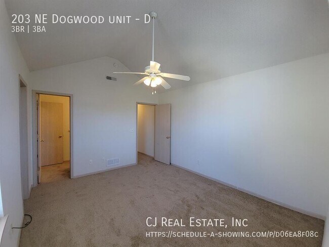 Foto del edificio - 203 NE Dogwood St