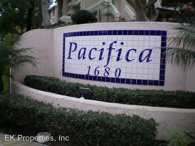 Primary Photo - 1680 N Coast Hwy 101
