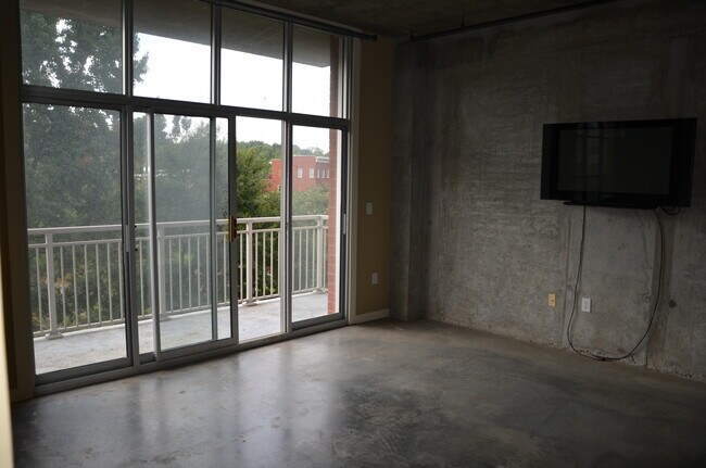 Foto del edificio - 245 North Highland Avenue Northeast