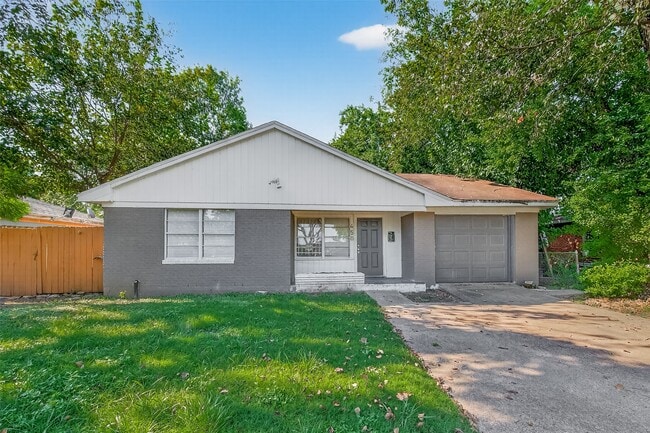 Building Photo - 450 Glenburnie Dr