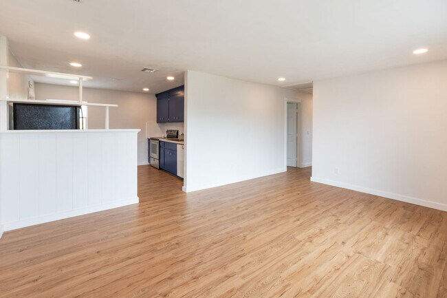 Building Photo - 2854 NE Hickory Ridge Ave