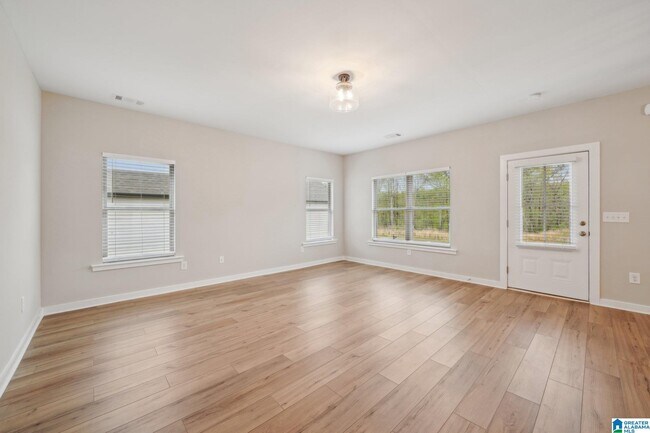 Building Photo - 615 Troubadour Ln