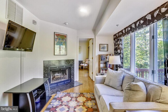 Foto del edificio - 74 Rockcrest Cir