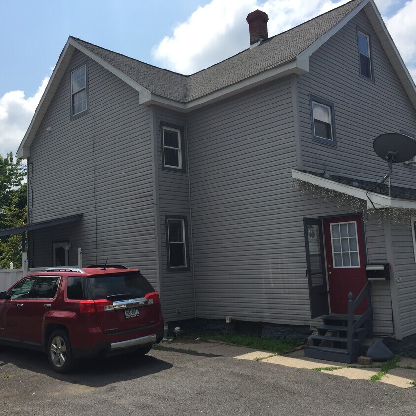 Front-1 - 125 E Walnut Ave