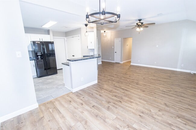 Building Photo - 24219 Wild Horses Ln