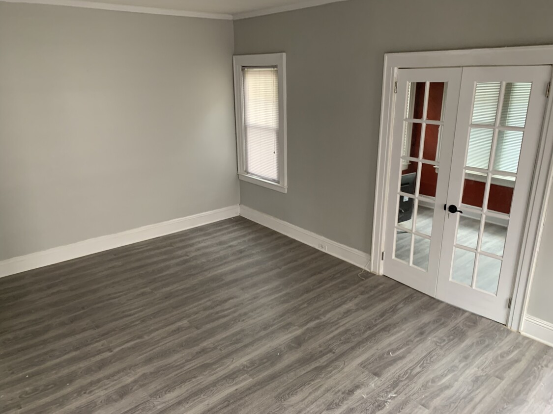 Foto principal - 8831 80th St