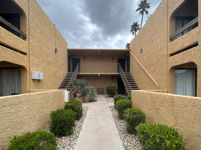Foto del edificio - 2 Bedroom Condo in the Scottsdale Terrace Condominiums Community Near N Pima Rd and E Indian Scho...