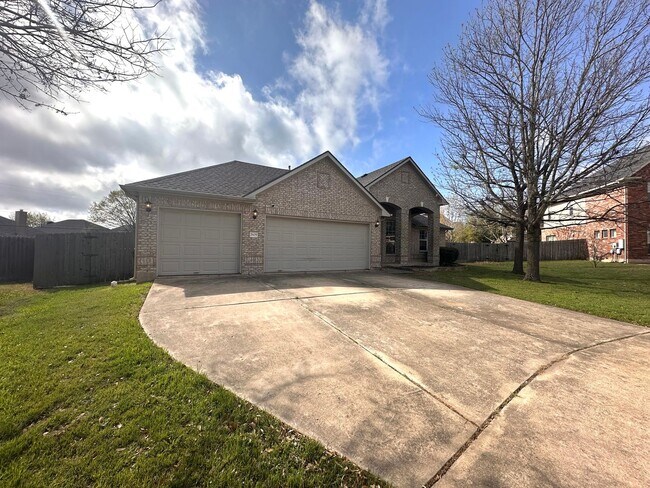 Building Photo - Spacious Larger Cul-De-Sac 4 Bedroom 2 Bathroom Home with den/office for Rent in Pflugerville, Texas