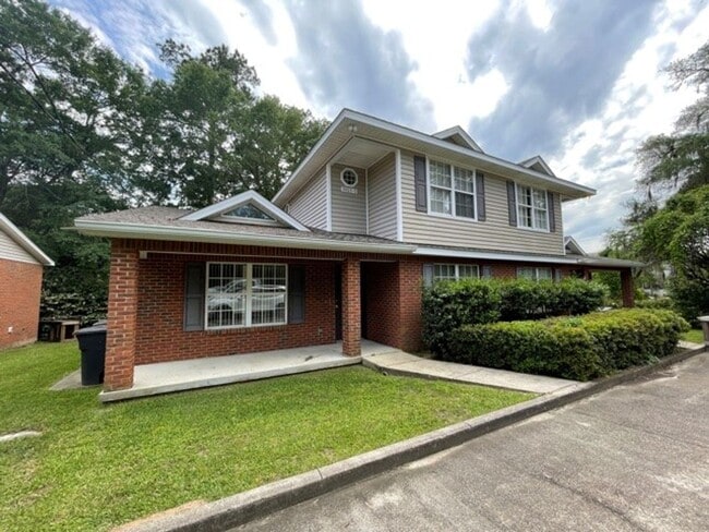 Photo - 1917 Honeysuckle Dr Apartment