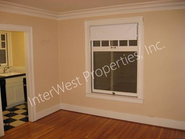 Building Photo - *1ST MONTH'S RENT FREE PROMO & NO HOA MOVE IN/OUT FEES* Studio Unit in the Alphabet Dist w/hardwo...