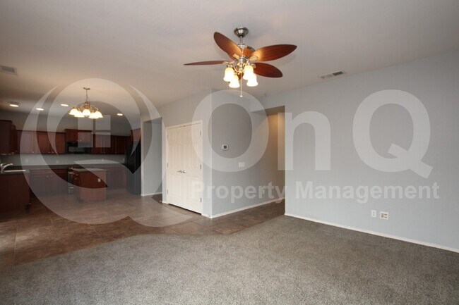 Foto del edificio - 359 E Brook St