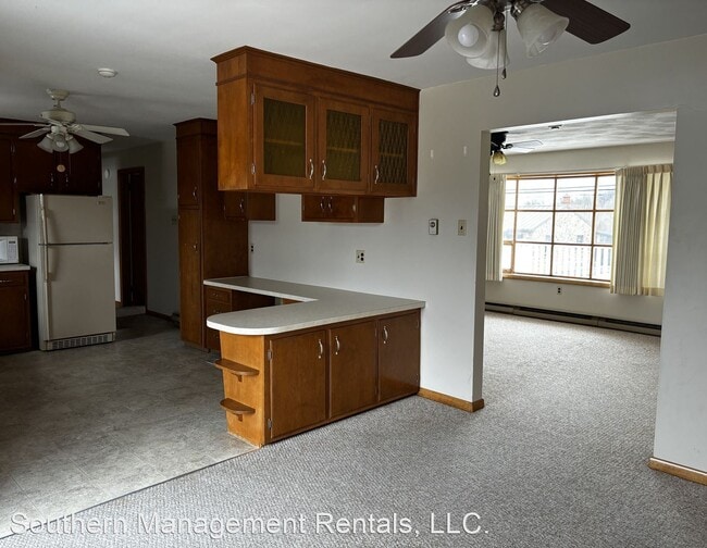 Building Photo - 2 br, 1 bath House - 286 N Main St. 2nd floor