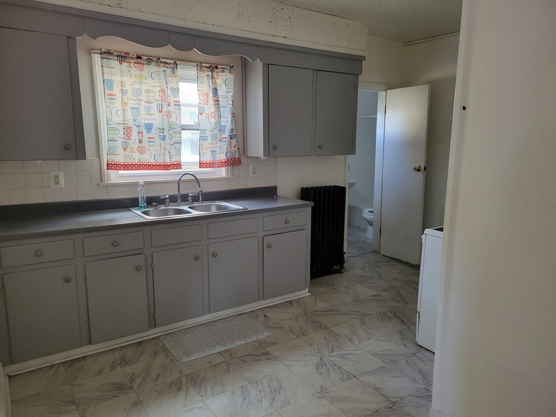 108 Pearl St Unit 3, Medina, NY 14103 Apartments in Medina, NY