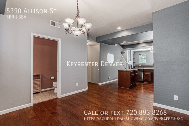 Building Photo - Gorgeous 3 Bed 2.5 Bath Condo in Olde Town...