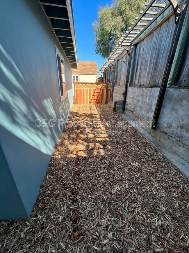 Foto del edificio - 1478 Darwin St