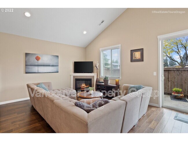 Building Photo - 2707 NE 131st Ct