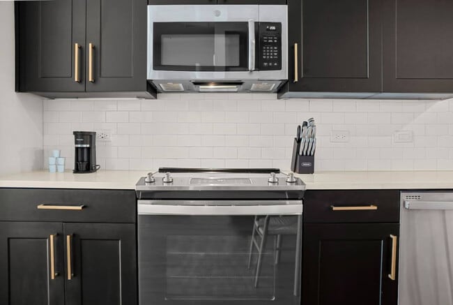 Building Photo - 1116 Gramercy Ln