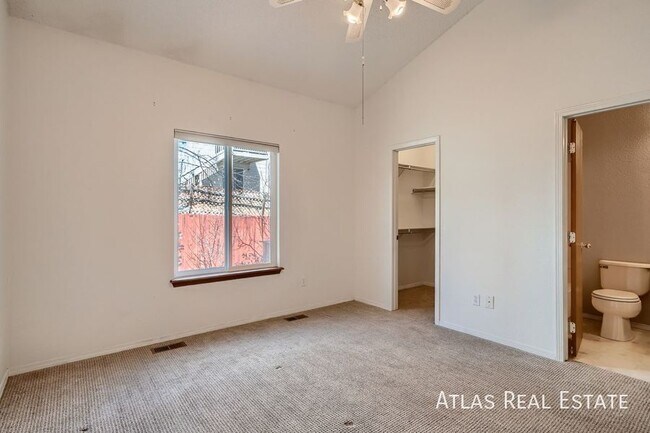 Foto del edificio - 4827 Ardley Dr