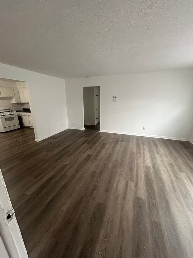 Photo - 33100 Aurora Rd Apartment