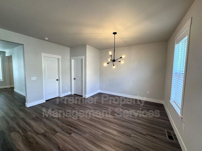 Building Photo - 1670 St George Blvd