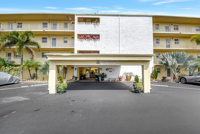Foto del edificio - 2620 NE 1st Ct