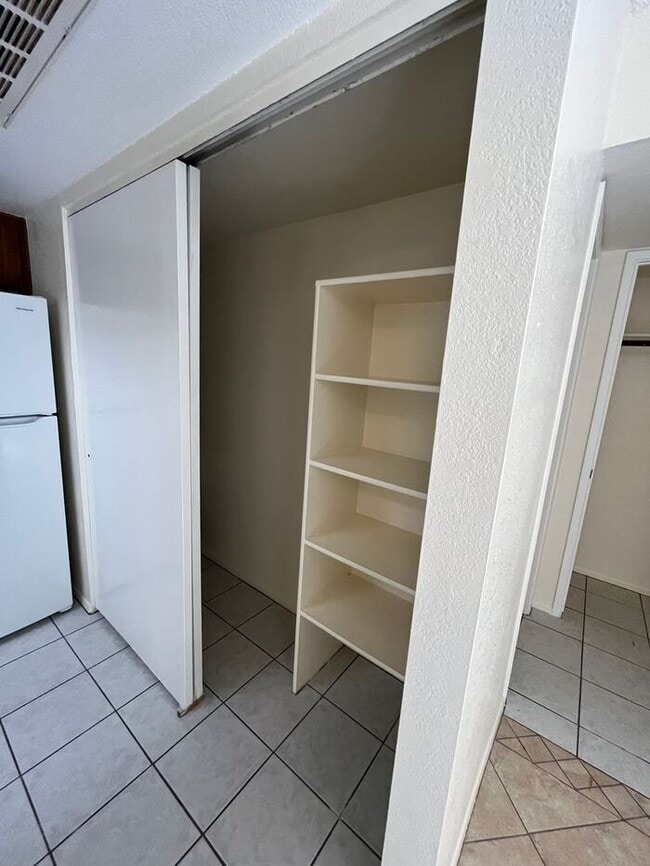 Foto del edificio - 1201 S McClintock Dr