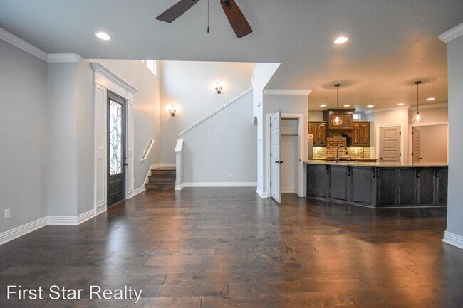 Foto del edificio - 4 br, 2.5 bath House - 521 North Salem Rd ...