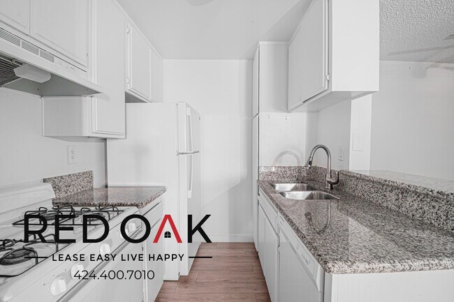 Foto del edificio - 11817 Victory Blvd