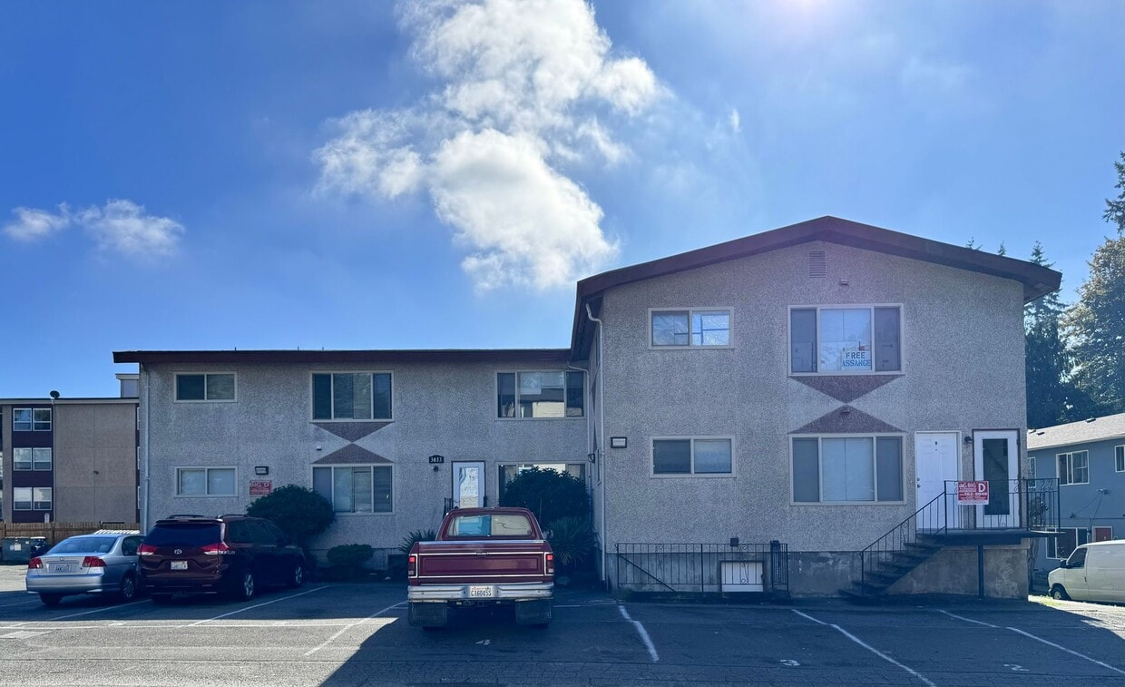 Primary Photo - Lake City Apartments