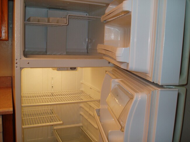 Foto del edificio - 6033 Leafwood Dr