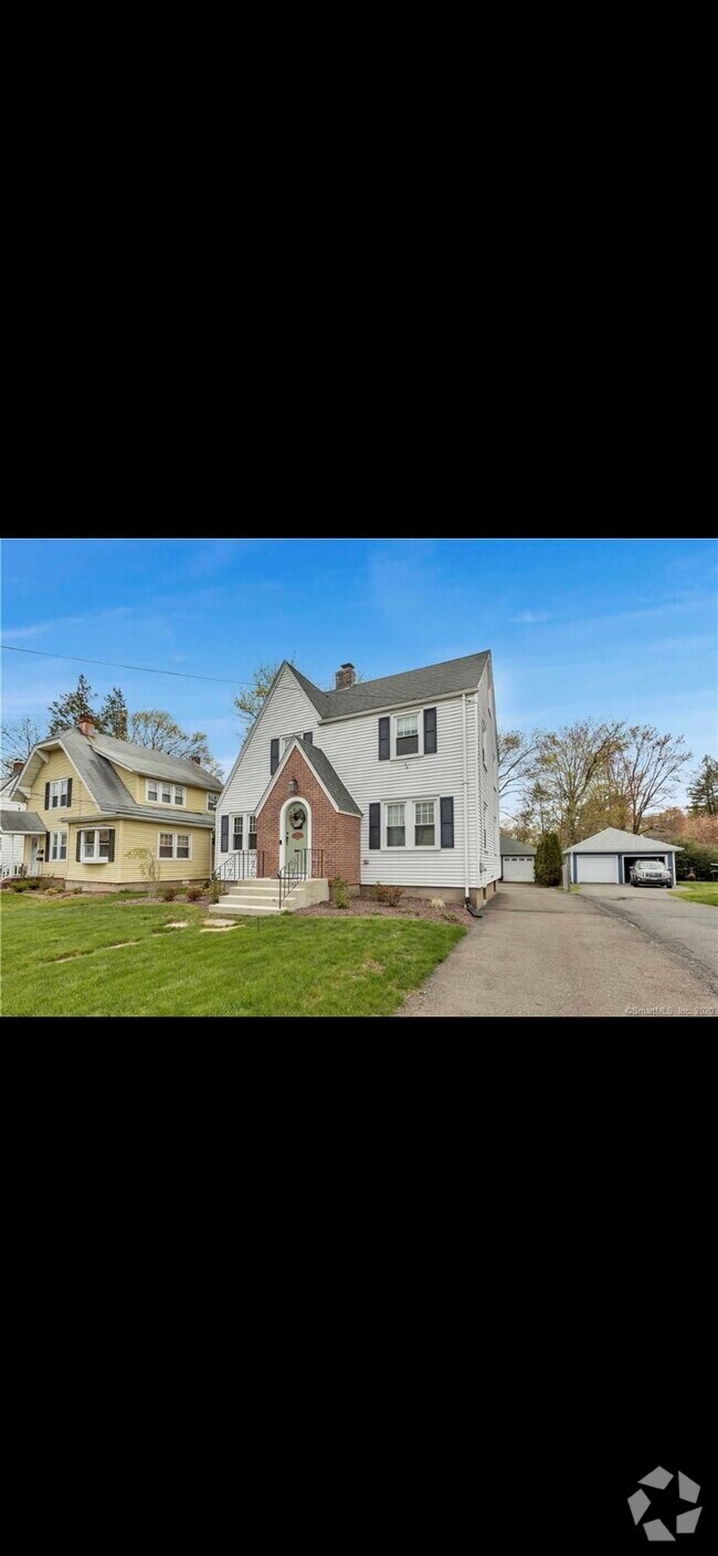 Houses for Rent in Newington CT 3 Homes