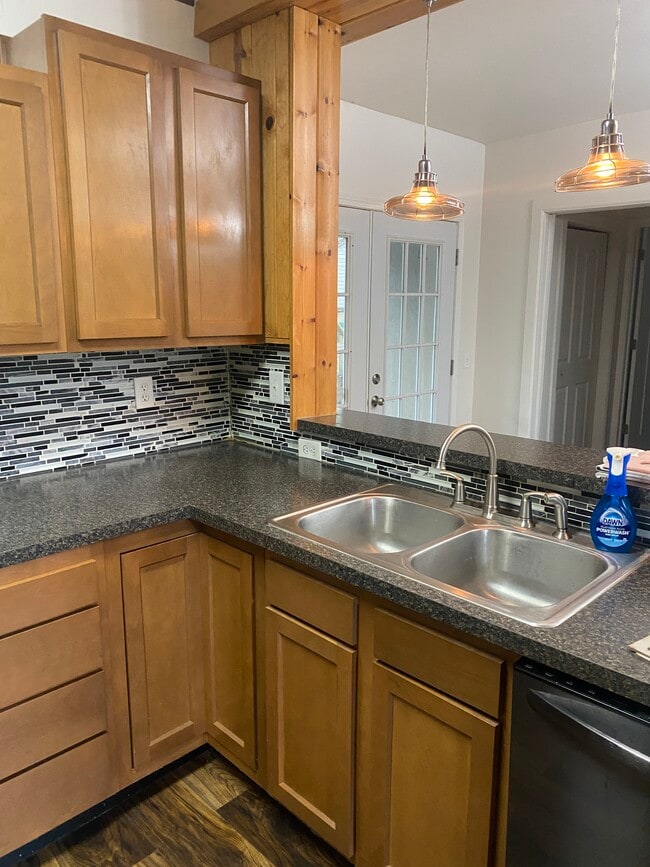 Foto del edificio - 531 E Chestnut St