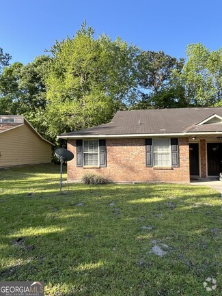 Building Photo - 302 Admiral's Walk Dr