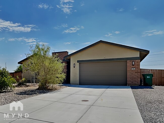 Building Photo - 701 Raptor Way
