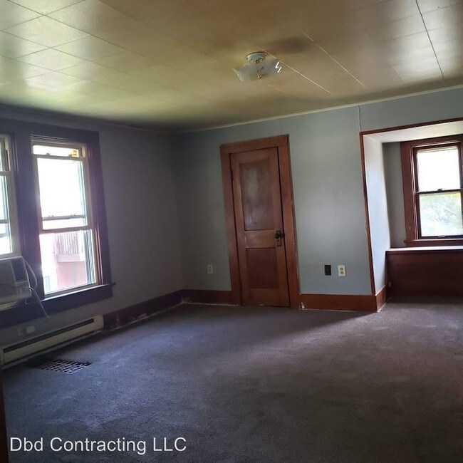 Building Photo - 1211 Nuttman Ave
