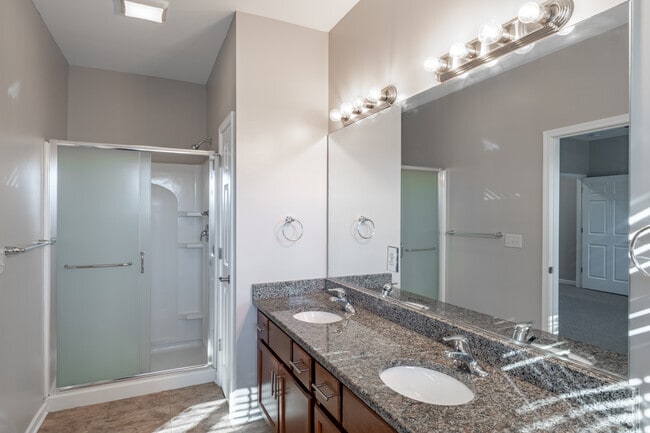 2BR, 2.5BA - 1,459SF - Primary Bathroom - Hunt Club Circle Townhomes