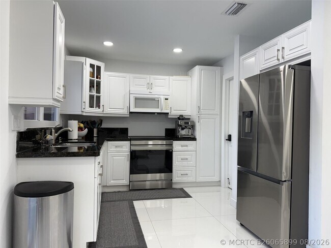 Foto del edificio - 9599 Stones River Park Way