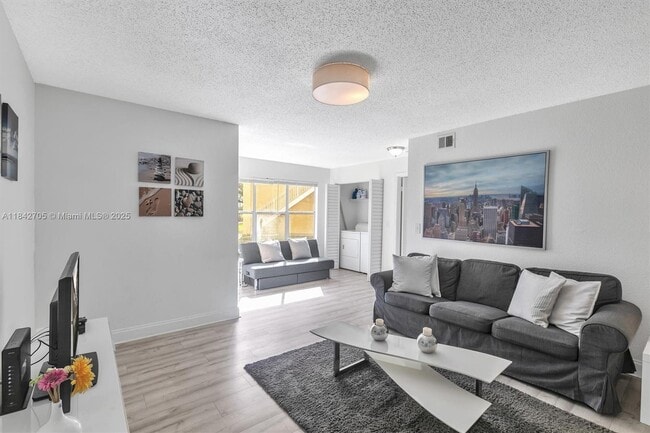 Foto del edificio - 12980 Vista Isles Dr