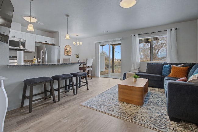 Building Photo - 2350 Canon Ave