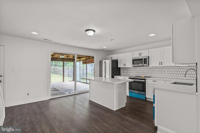 Building Photo - 2408 A Ave