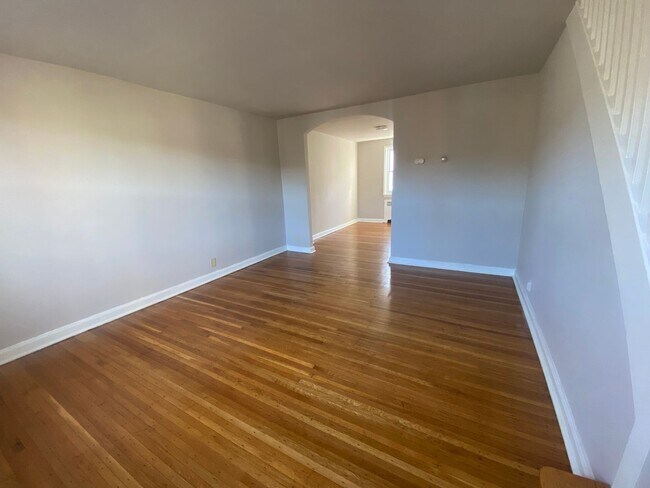 Foto del edificio - Desirable, Quaint 3/1 bath Beautiful Home in Upper Darby!