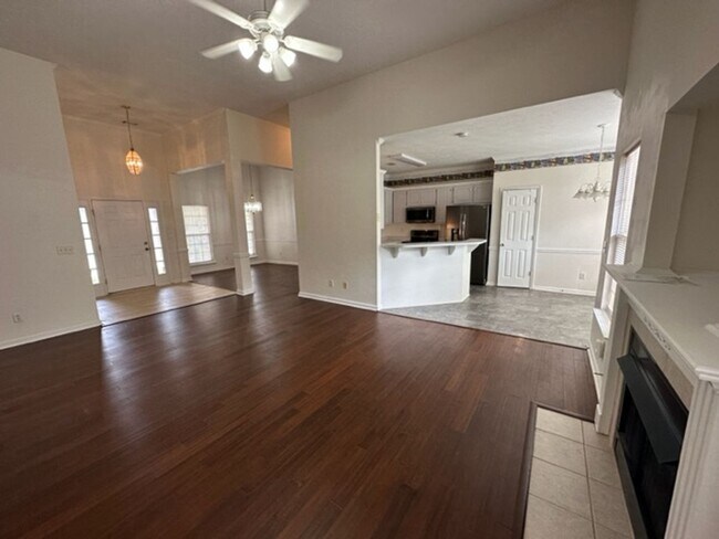 Foto del edificio - 701 Spalding Ct
