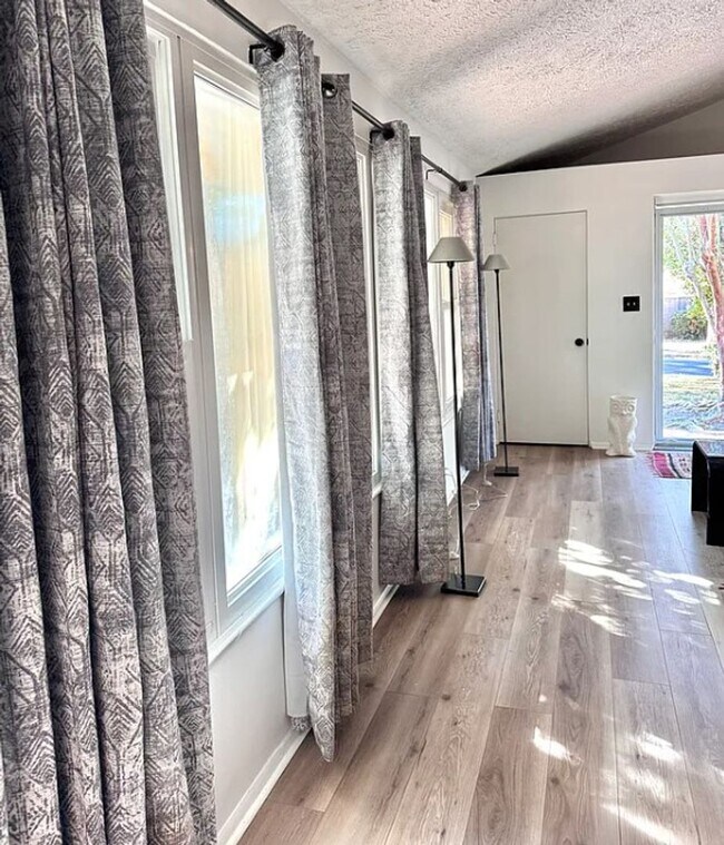 Foto del edificio - 1026 Clark Rd SW