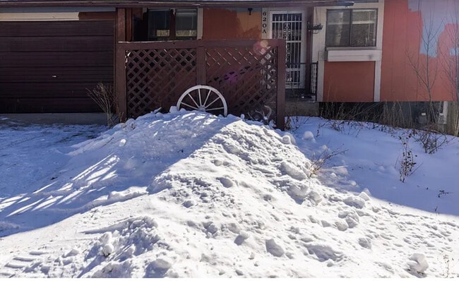 Building Photo - 620 Straight Creek Dr