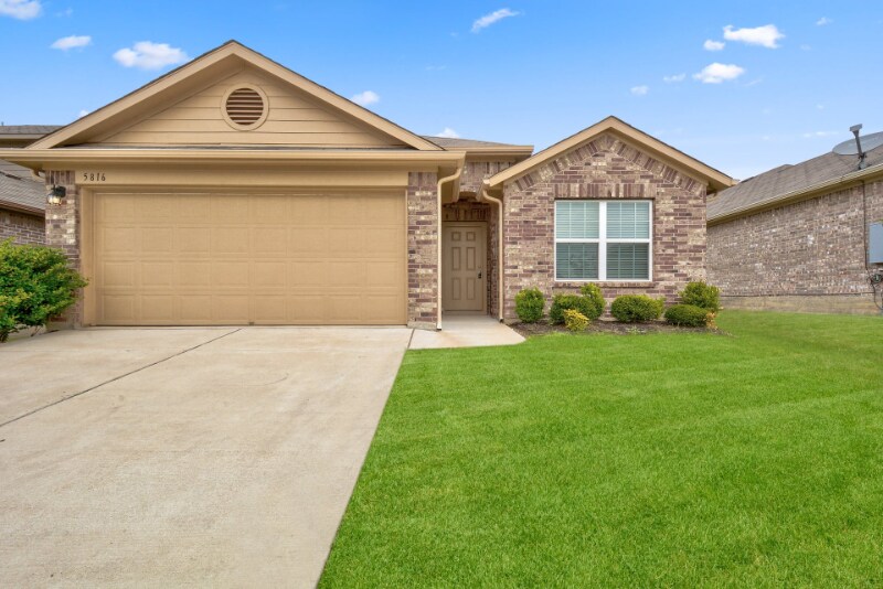 Foto principal - 5816 Roderick Dr