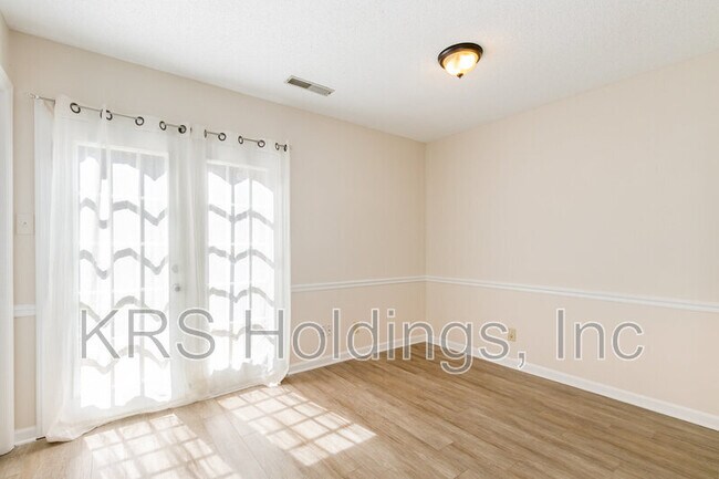 Building Photo - 2519 Hitchcock Dr