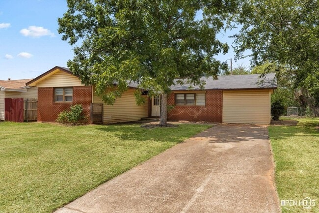 Building Photo - 4208 Idlewood Dr