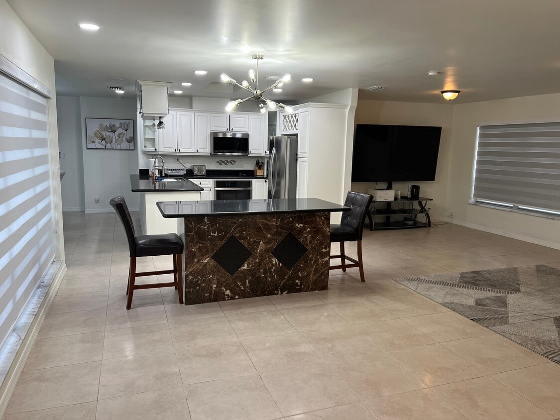 Photo - 1010 Hollywood Blvd (Hollywood, FL)