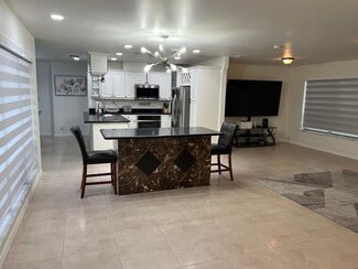 Building Photo - 1010 Hollywood Blvd